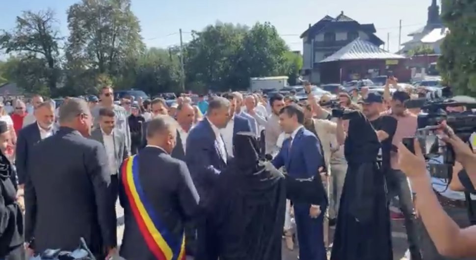 Prim-ministrul României, Marcel Ciolacu, a ajuns la Mănăstirea Văratec 2116