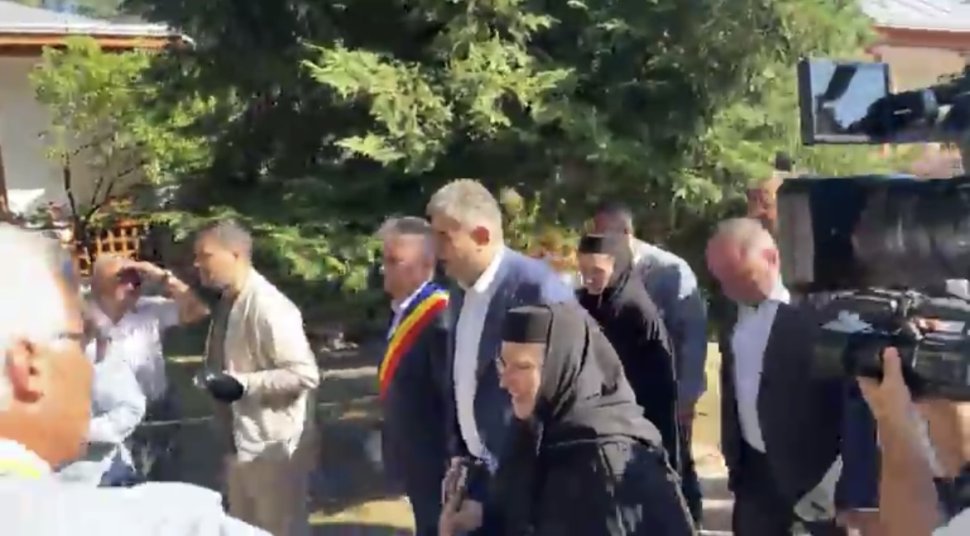Prim-ministrul României, Marcel Ciolacu, a ajuns la Mănăstirea Văratec 2117