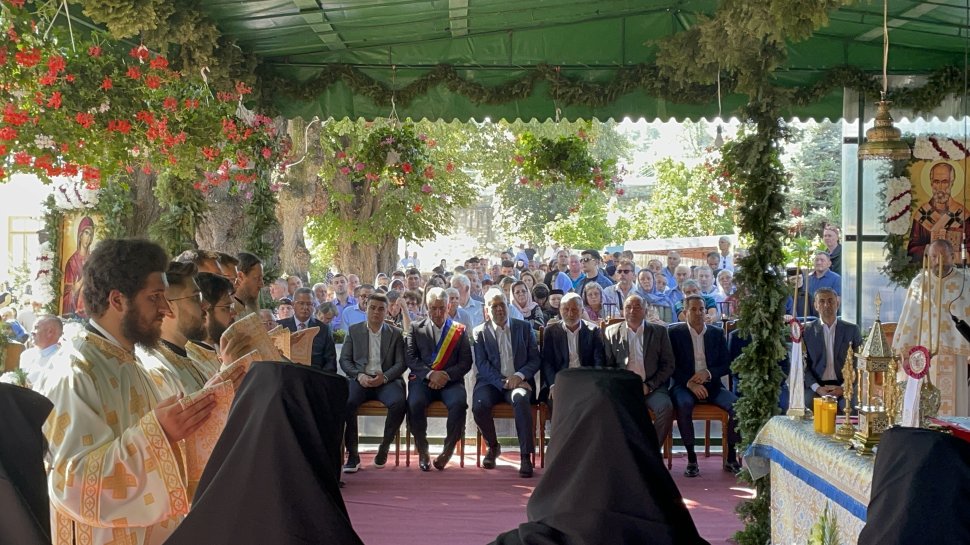 Prim-ministrul României, Marcel Ciolacu, a ajuns la Mănăstirea Văratec 2119