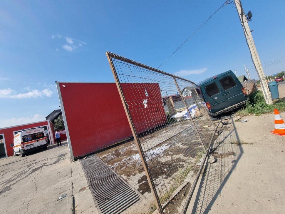 Mamă și copil, implicați într-un accident rutier la Șcheia 2175