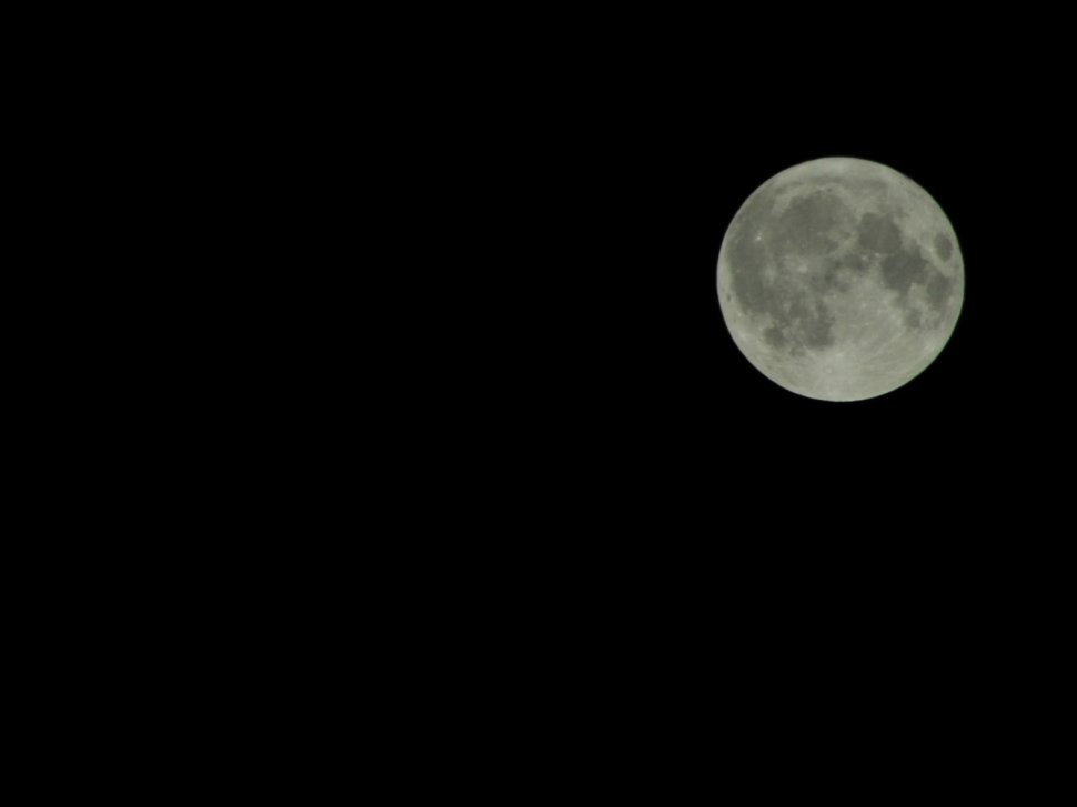 Superluna albastră, fenomen vizibil și în România