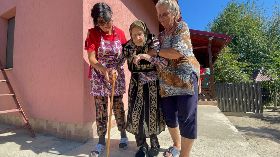 Poveste de viață a doamnei Maria, femeia de 104 ani din Hănțești 2323