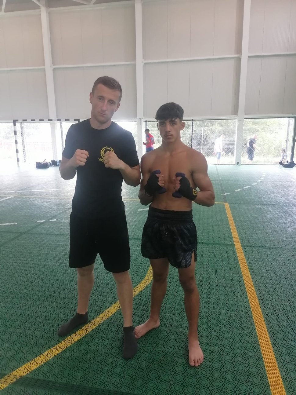 Tinerii luptători din Bucovina se pregătesc pentru Gala X-Fighters League 2448