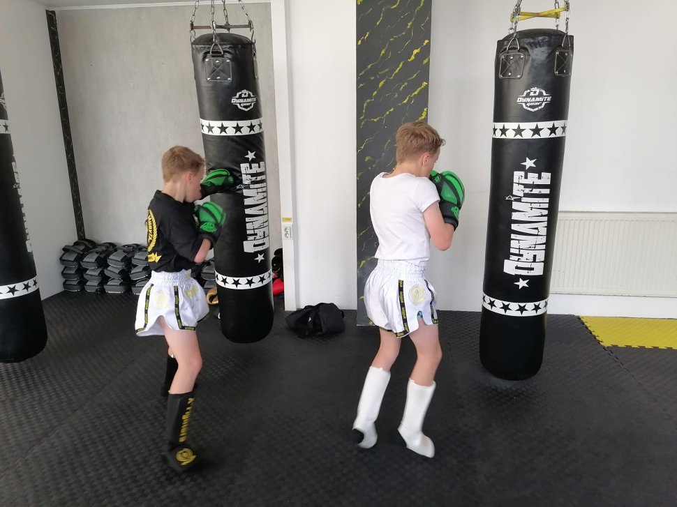 Tinerii luptători din Bucovina se pregătesc pentru Gala X-Fighters League 2453