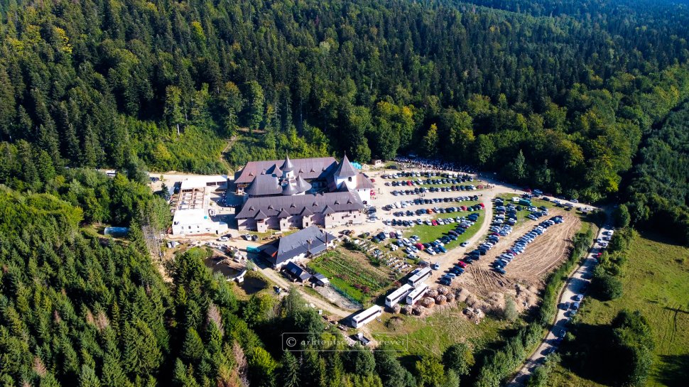 Zile de pelerinaj la Mănăstirea Sihăstria Râșcăi 2476