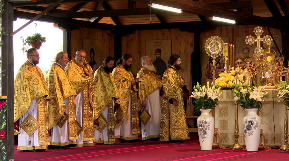 Moaștele Sfântului Calinic de la Cernica au ajuns la Mănăstirea Arbore 2519