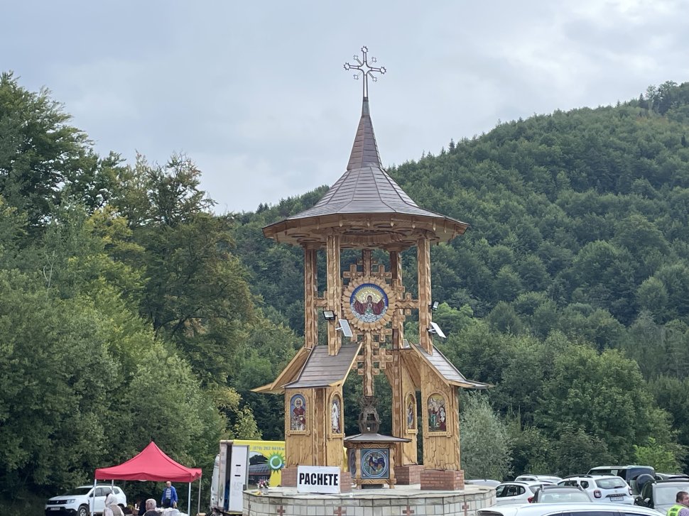 Hramul Mănăstirii Sihăstria Râșcăi a adunat mii de credincioși la rugăciune 2529