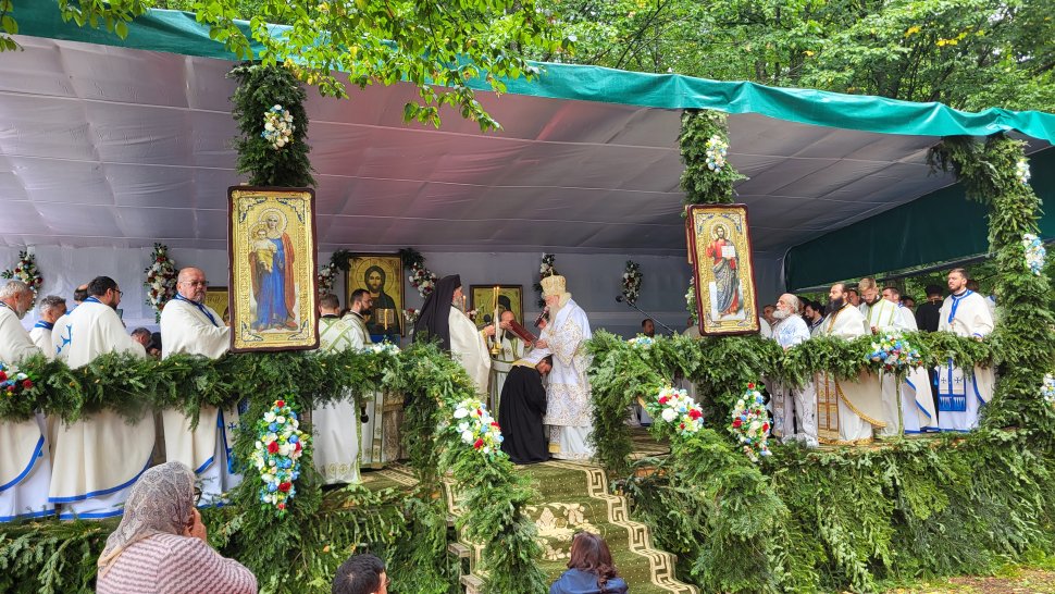 Social democrații suceveni decorați de către IPS Calinic 2532