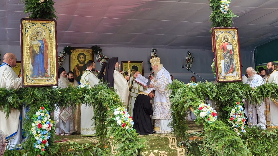 Social democrații suceveni decorați de către IPS Calinic 2533