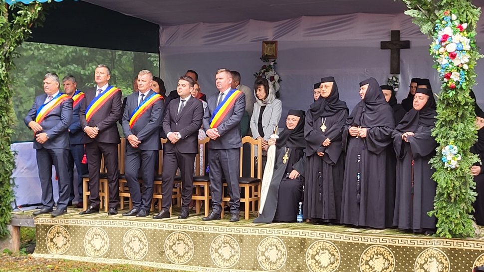 Social democrații suceveni decorați de către IPS Calinic 2536