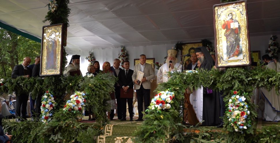 Social democrații suceveni decorați de către IPS Calinic 2541