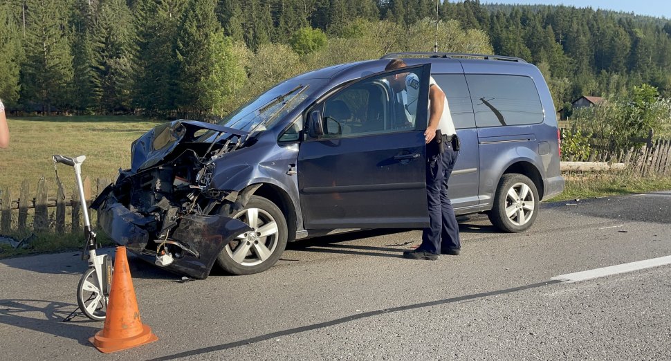 Impact între 2 autoturisme la Stulpicani 2569