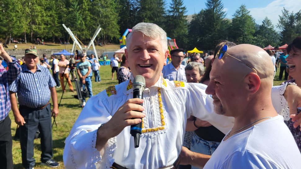 Voie bună și artiști de seamă la Ziua Comunei Crucea 2589