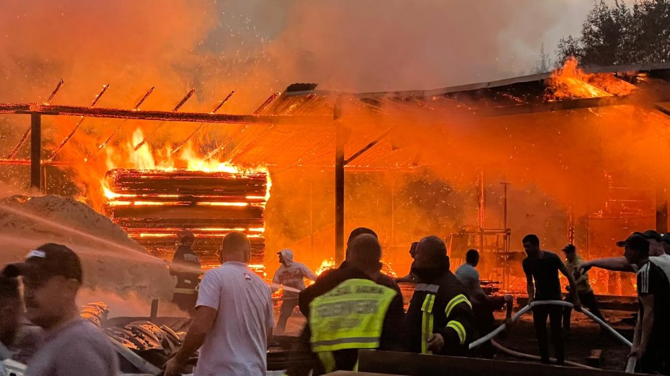 Incendiu de proporții în localitatea Frumosu 2642