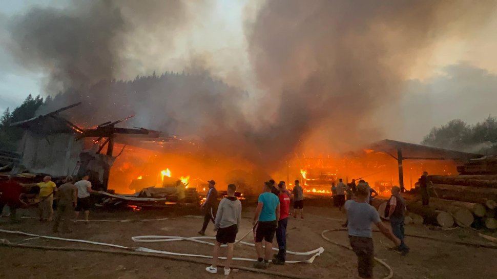 Incendiu de proporții în localitatea Frumosu 2644