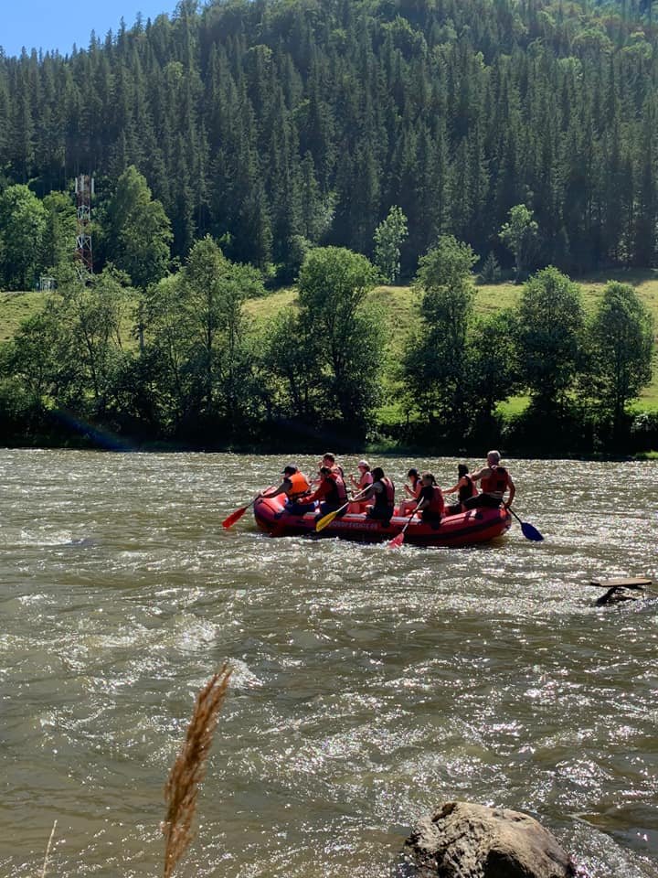 Asociația tinerilor ortodocși suceveni - rafting pe Bistrița