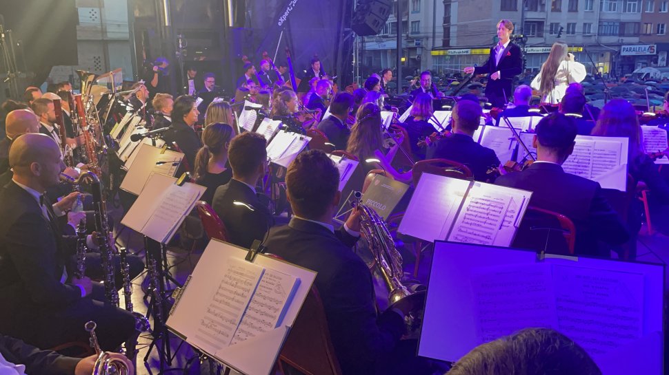 Zâmbete, aplauze și invitați de seamă la „Simfonii de toamnă” 2656