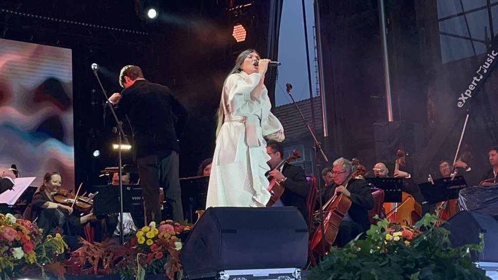 Zâmbete, aplauze și invitați de seamă la „Simfonii de toamnă” 2658