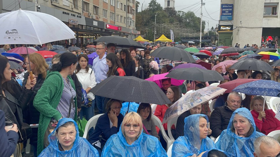 Zâmbete, aplauze și invitați de seamă la „Simfonii de toamnă” 2666