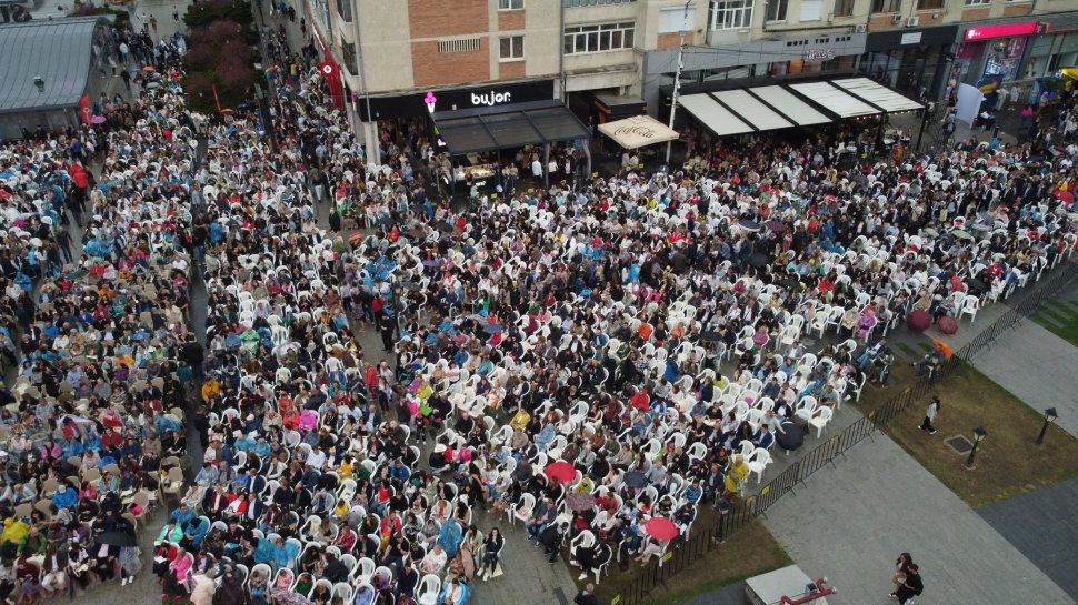 Zâmbete, aplauze și invitați de seamă la „Simfonii de toamnă” 2715