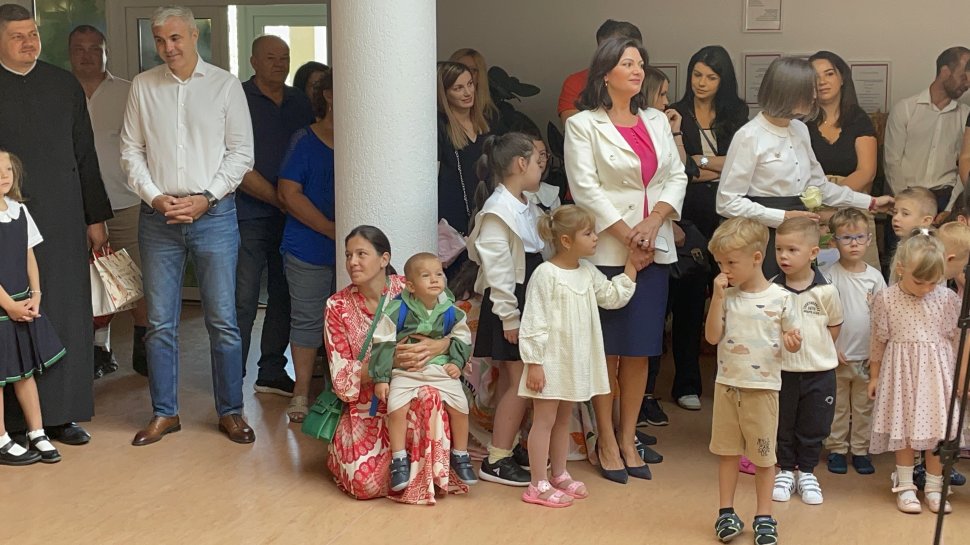 Emotii pentru sute de preșcolari la începutul unui nou an școlar 2739