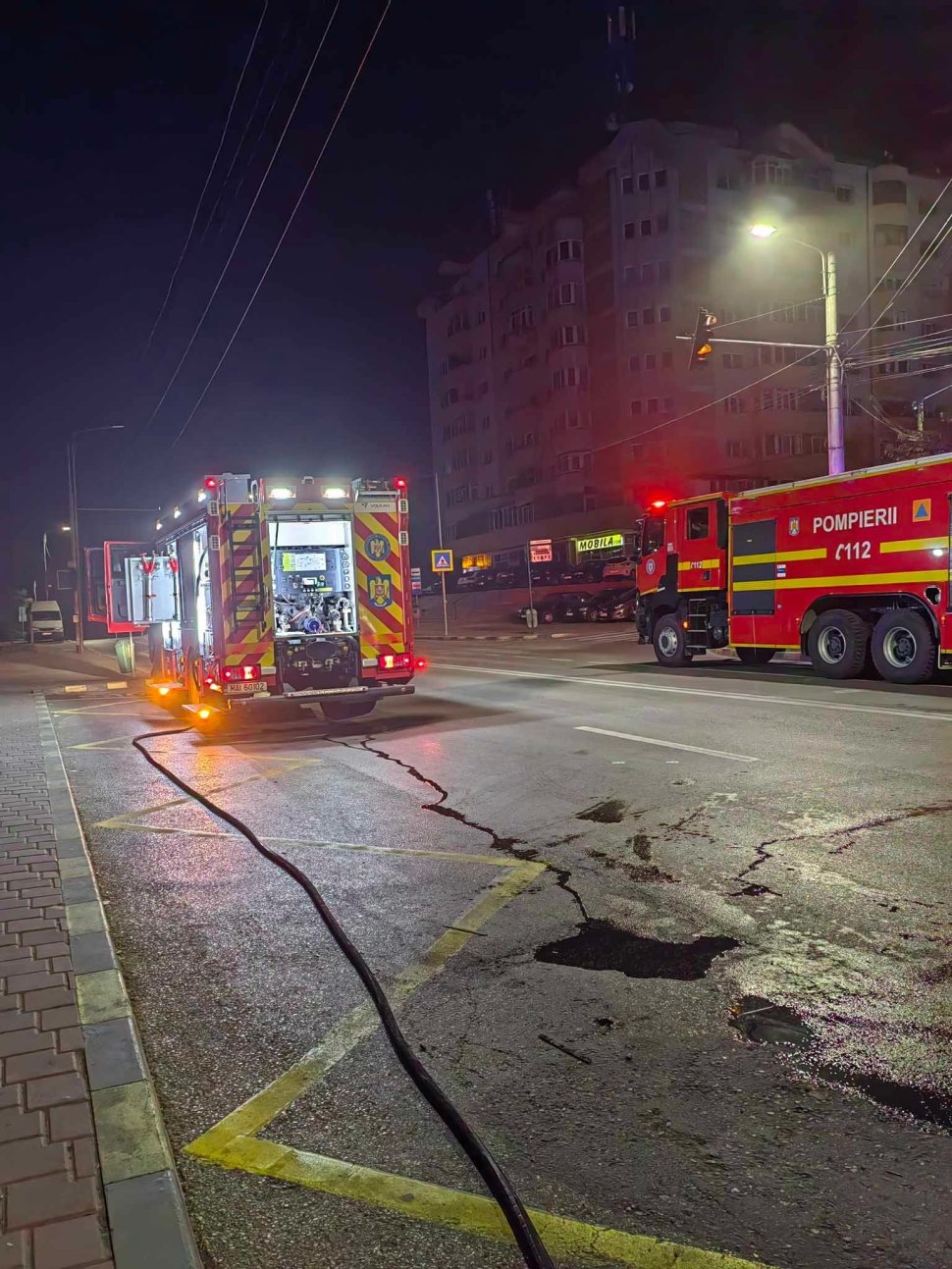 Incendiu în miez de noapte la un magazin alimentar din Suceava