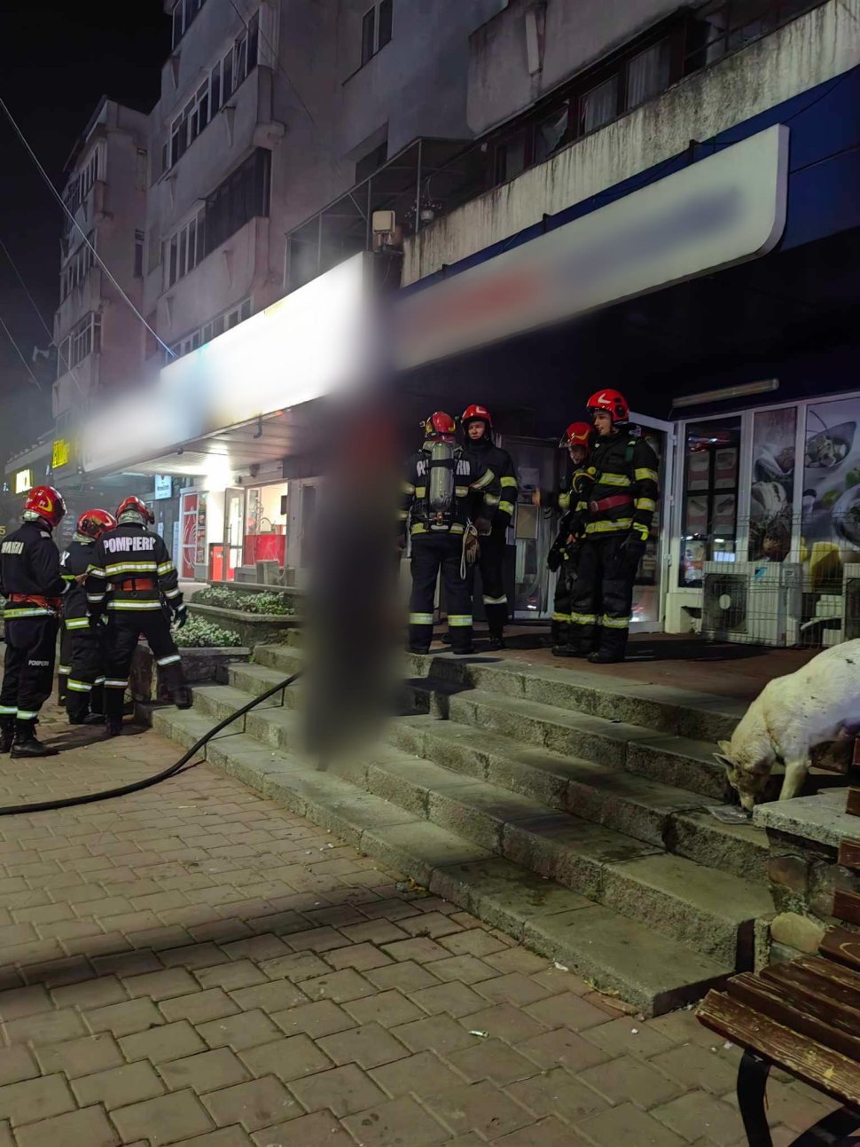 Incendiu în miez de noapte la un magazin alimentar din Suceava 2726