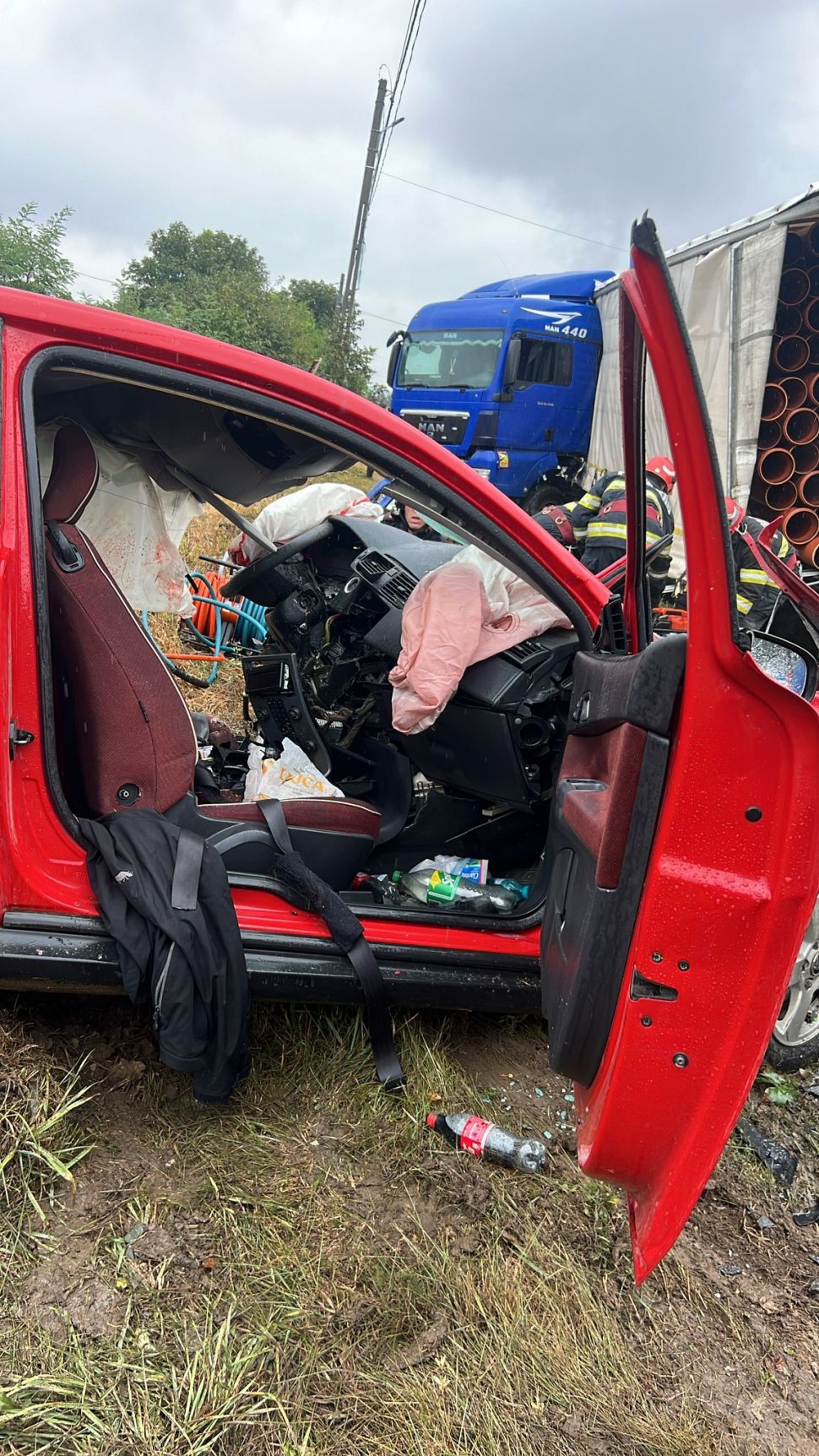 O persoană decedată și trei răniți într-un carambol pe E85, în localitatea Vadu Moldovei 2833