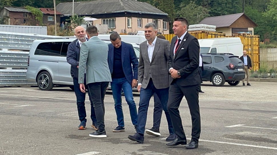 Prim-Ministrul României în vizită la o fabrică de mezeluri din Suceava 2896