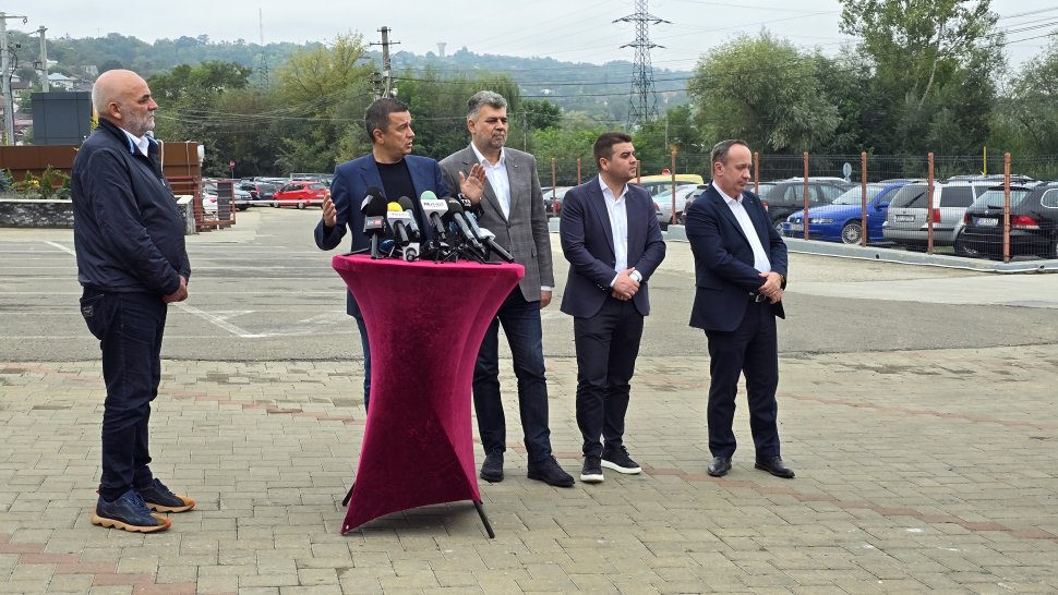 Prim-Ministrul României în vizită la o fabrică de mezeluri din Suceava 2910