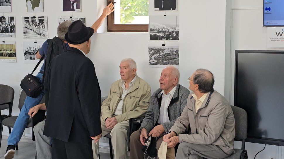 Fotograful Dimitrie Balint sărbătorit în cadrul unui vernisaj  2968