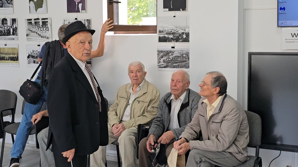 Fotograful Dimitrie Balint sărbătorit în cadrul unui vernisaj 