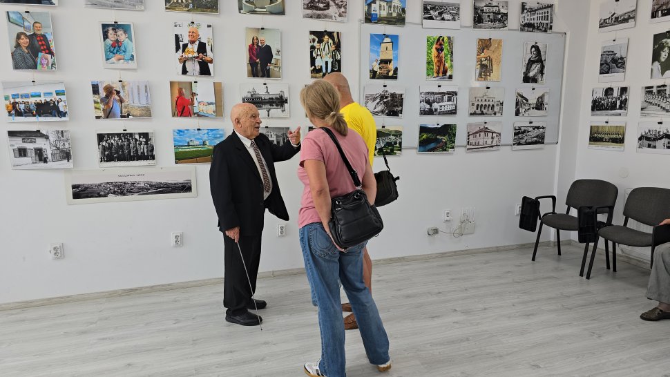 Fotograful Dimitrie Balint sărbătorit în cadrul unui vernisaj  2970