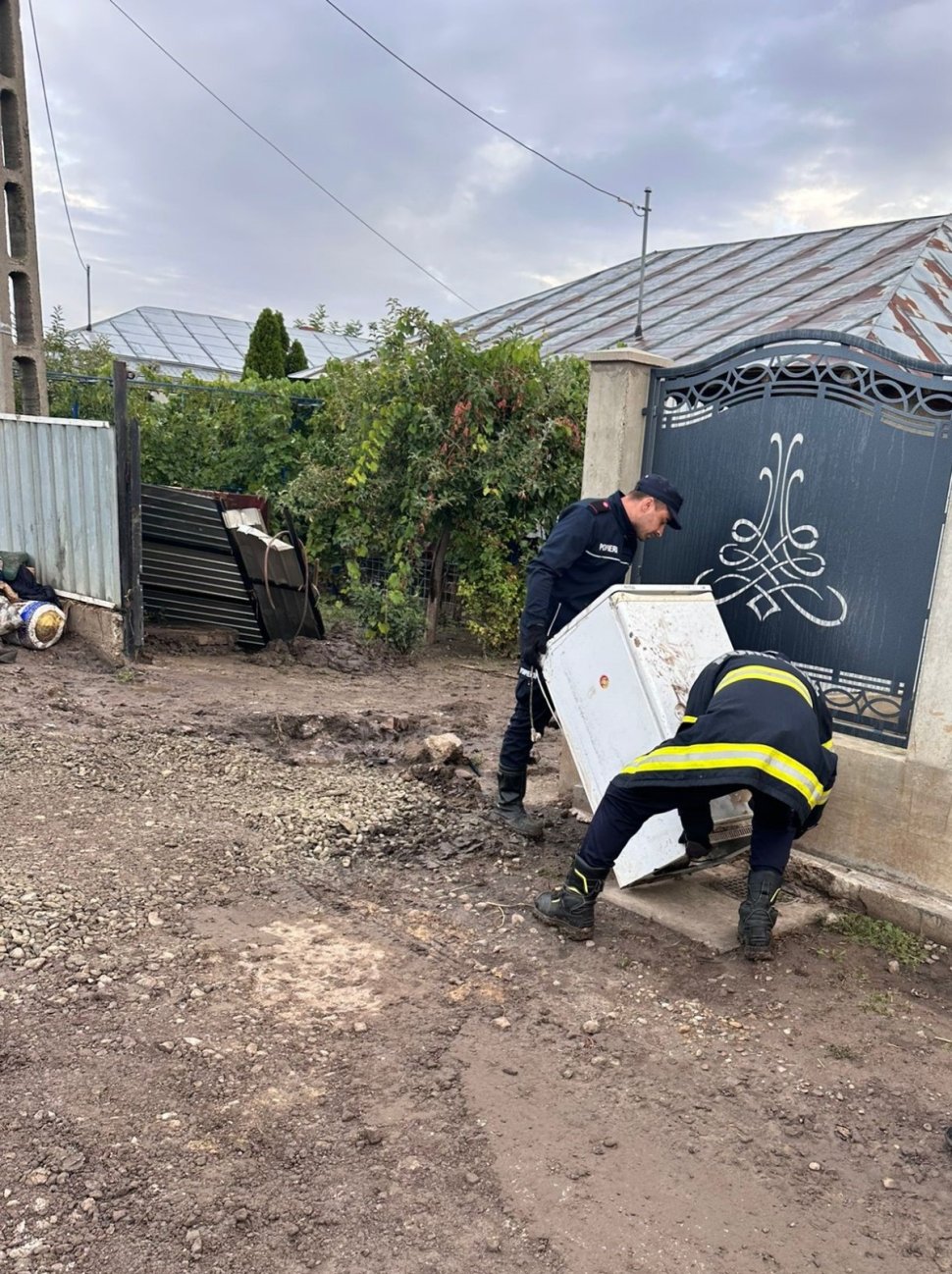 ISU Suceava, alături de sinistrații din Galați 2986