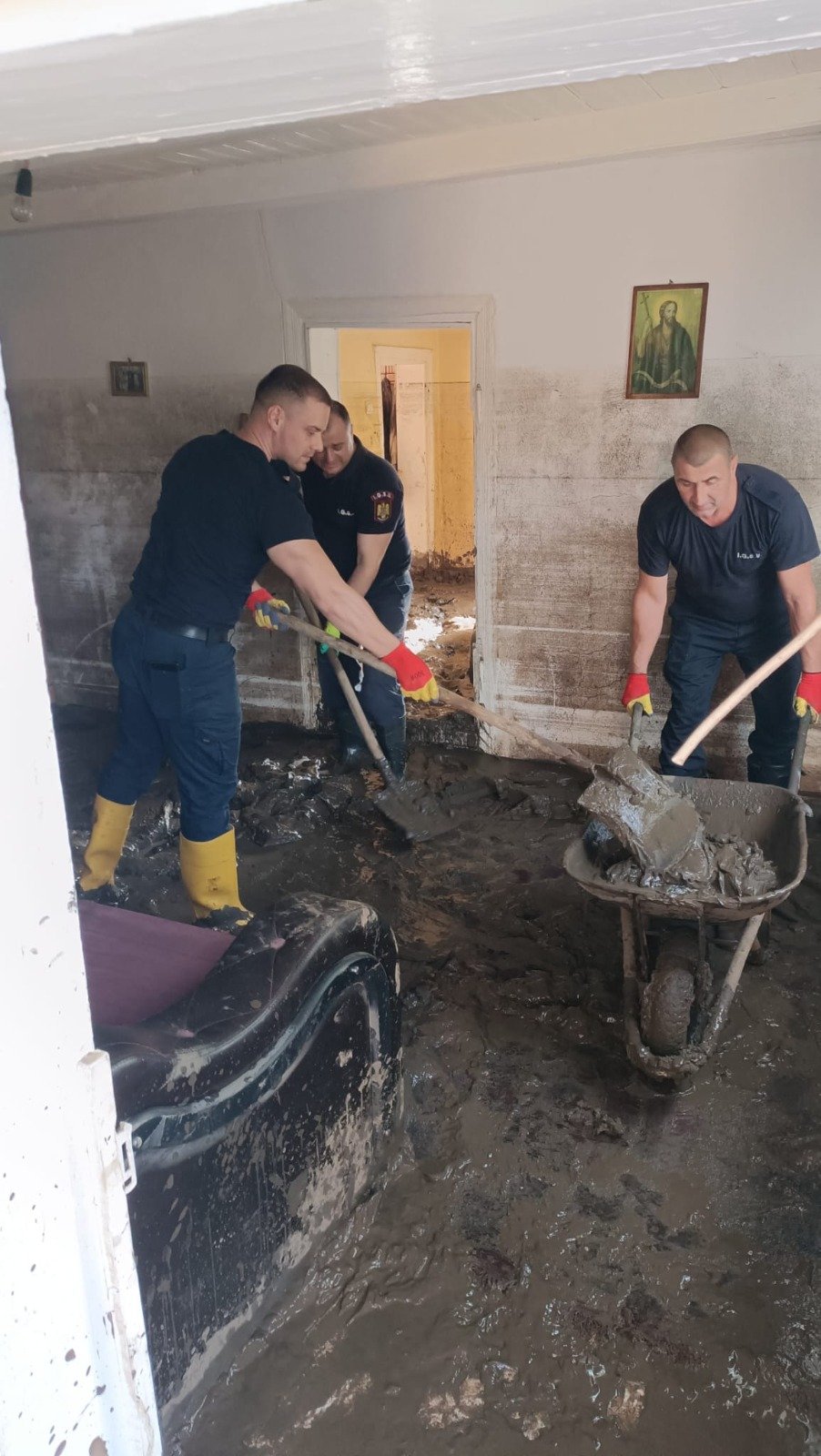 ISU Suceava, alături de sinistrații din Galați 2988