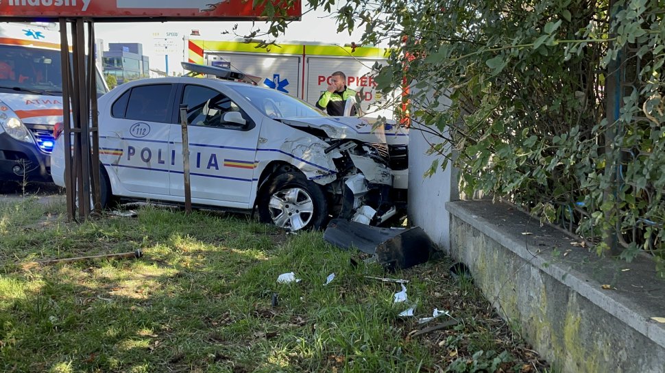 Accident controversat în comuna Șcheia, între o autospecială de poliție și un autoturism 3182