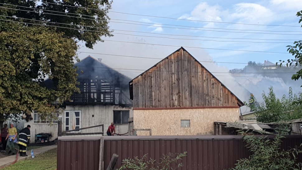 13 autospeciale de stingere au intervenit pentru stingerea unui incendiu la Fântâna Mare 3311