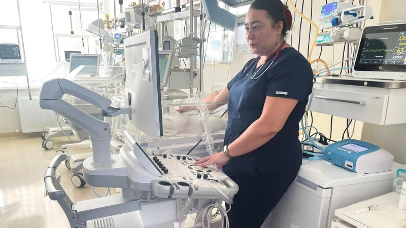 Spitalul Județean Suceava investește în echipamente pentru salvarea prematurilor 3297