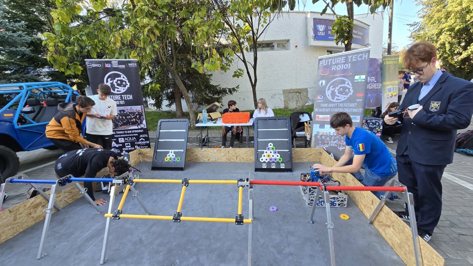 Noaptea Cercetătorilor a adunat oameni de toate vârstele la Universitatea „Ștefan cel Mare” din Suceava 3376