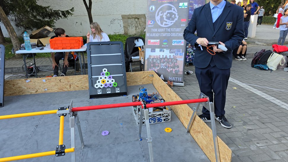 Noaptea Cercetătorilor a adunat oameni de toate vârstele la Universitatea „Ștefan cel Mare” din Suceava 3378