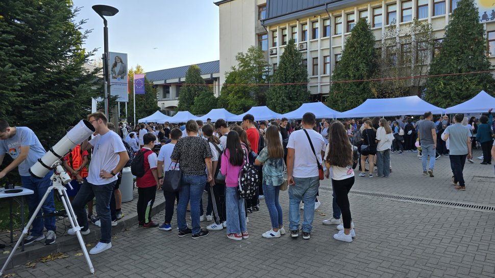 Noaptea Cercetătorilor a adunat oameni de toate vârstele la Universitatea „Ștefan cel Mare” din Suceava 3379