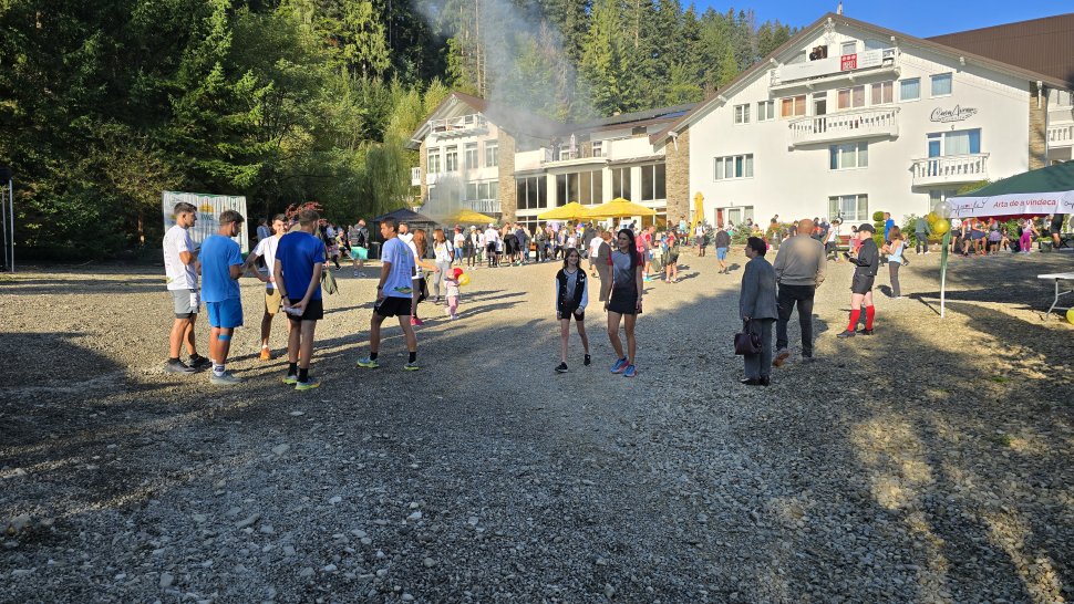 Concursul de alergare „Alerg pentru tine” a adunat oameni sufletiști la Sucevița 3396