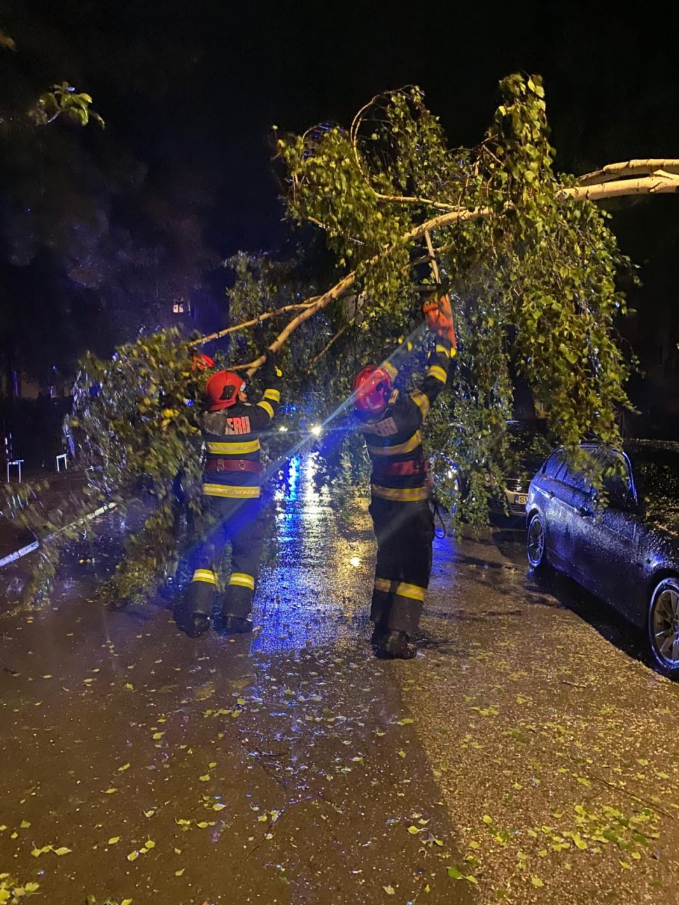 Pompierii suceveni, la datorie: numeroase intervenții în perioada codului portocaliu 3428