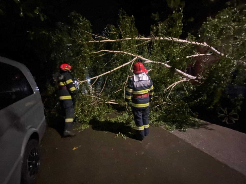 Pompierii suceveni, la datorie: numeroase intervenții în perioada codului portocaliu 3433