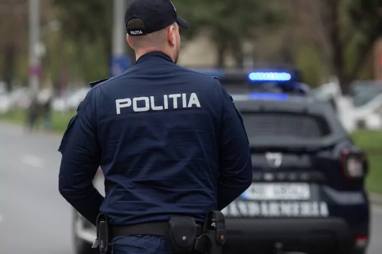 Toleranță zero față de criminalitate: Polițiștii au descins în zori la peste 100 de traficanți și evazioniști