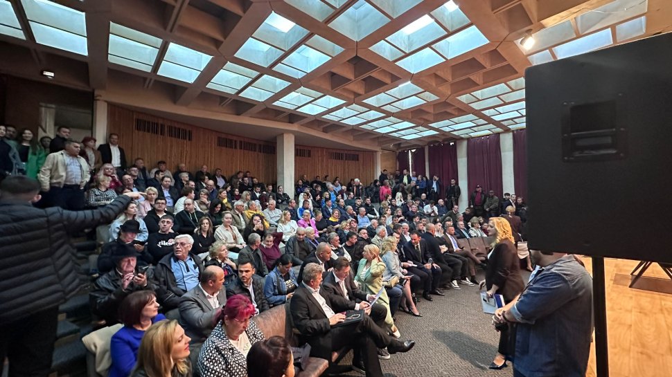 Flutur lansează critici la adresa trădătorilor din PNL în ședința liberalilor 3677