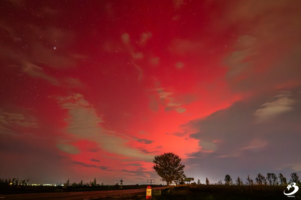  Aurora boreală a atras privirile sucevenilor către cer, în noaptea de joi spre vineri