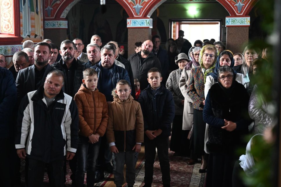 Zi de sărbătoare creștină la Boroaia; Biserica „Sf. Împărați Constantin și Elena” din Suseni a fost resfințită 3807