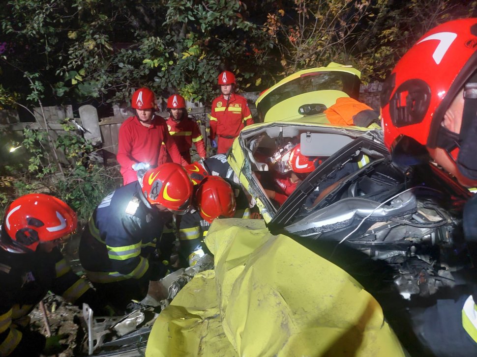 Două persoane și-au pierdut viața într-un accident rutier la Gherăiești, Neamț  3830