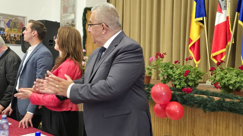 Primarul comunei Hănțești, Daniel Olariu, a fost învestit în funcția de primar 3834